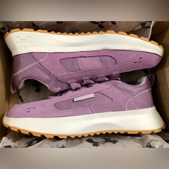 NEW..WOMEN SIZE 9.5 UNDER ARMOUR STREET MIRAGE SHOES WITH BOX - Picture 1 of 16